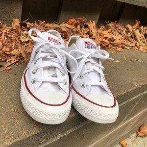 Women’s converse size 7